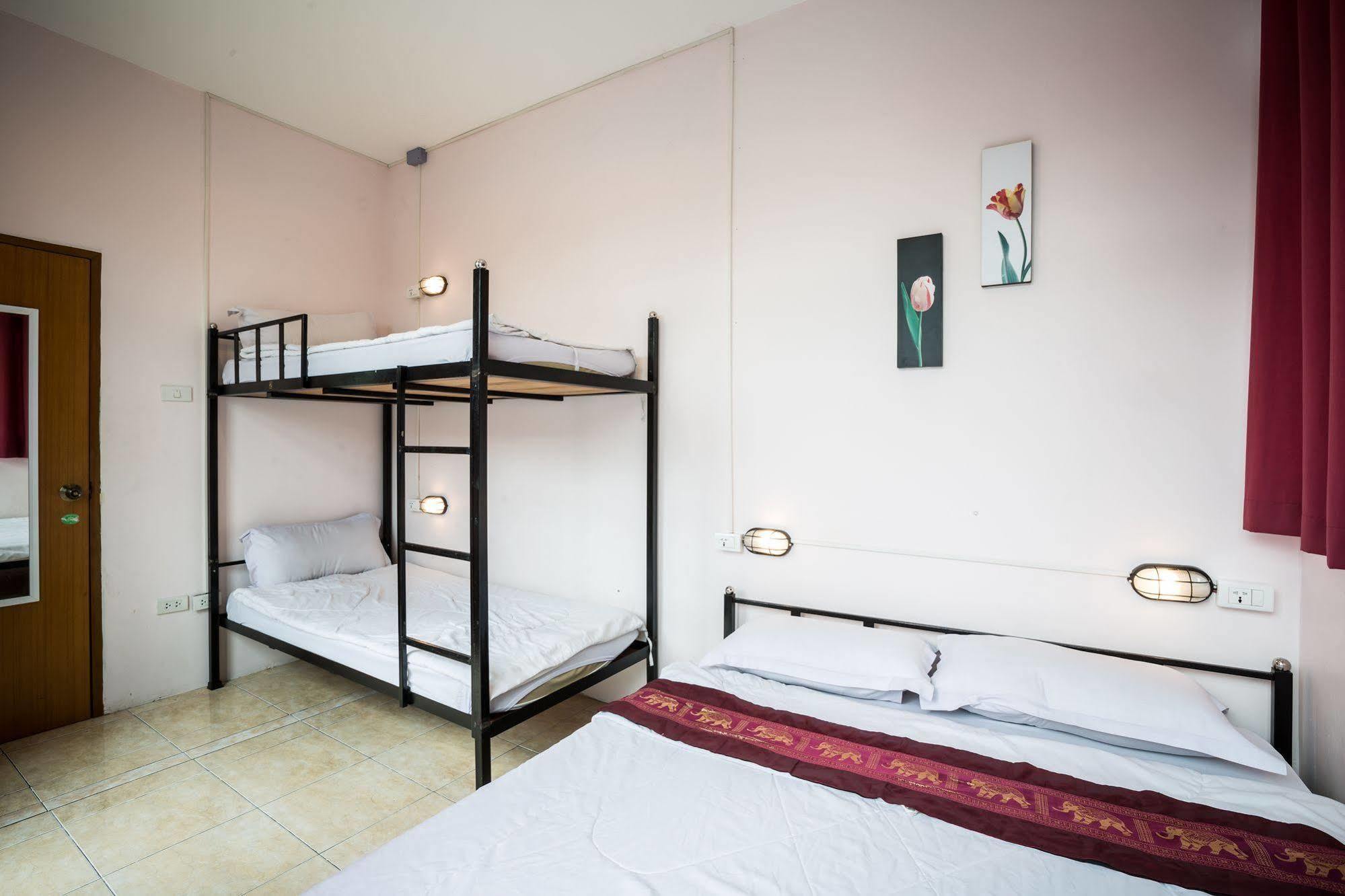 Orchid Hostel Бангкок Екстер'єр фото