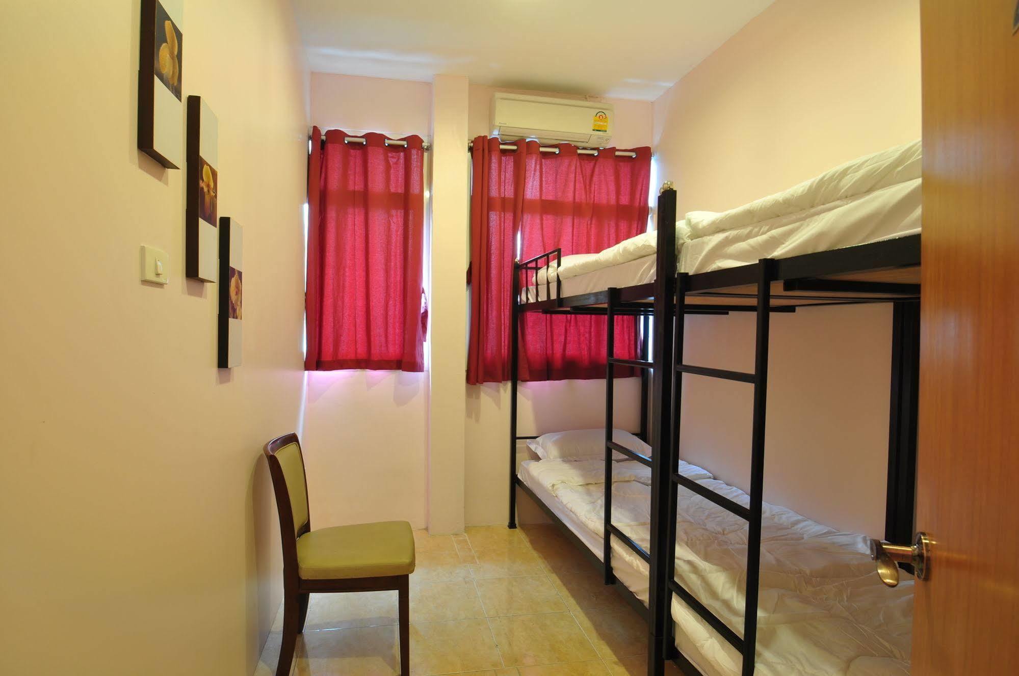 Orchid Hostel Бангкок Екстер'єр фото