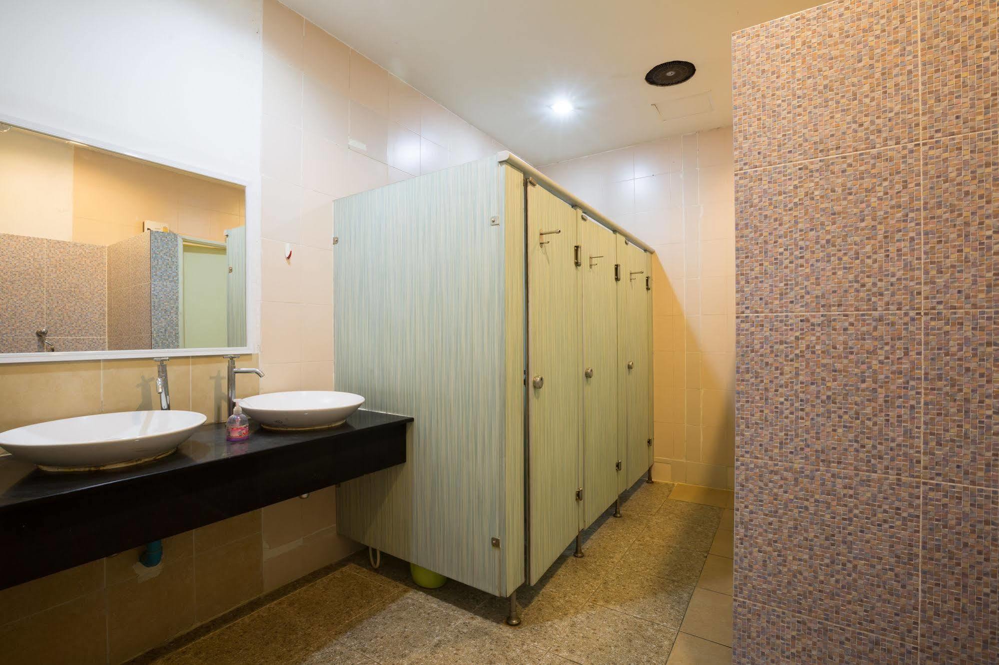 Orchid Hostel Бангкок Екстер'єр фото