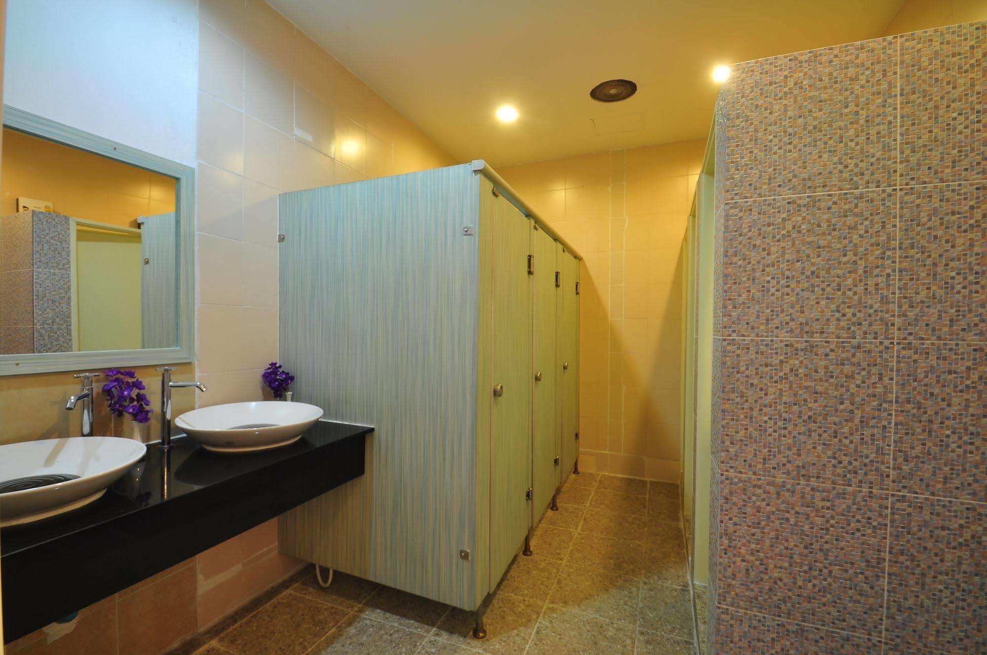 Orchid Hostel Бангкок Екстер'єр фото